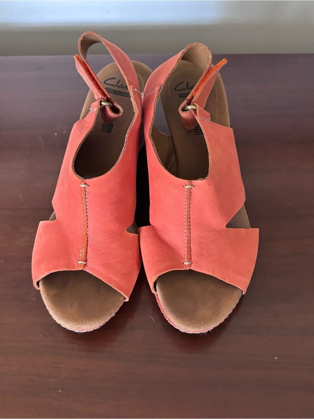Clarks helio float Women's Orange Suede Wedge Sandals size 8 euc strap closure